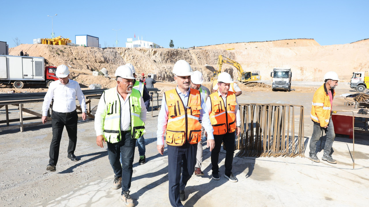 Bünyamin Çiftçi, hastane inşaatını inceledi