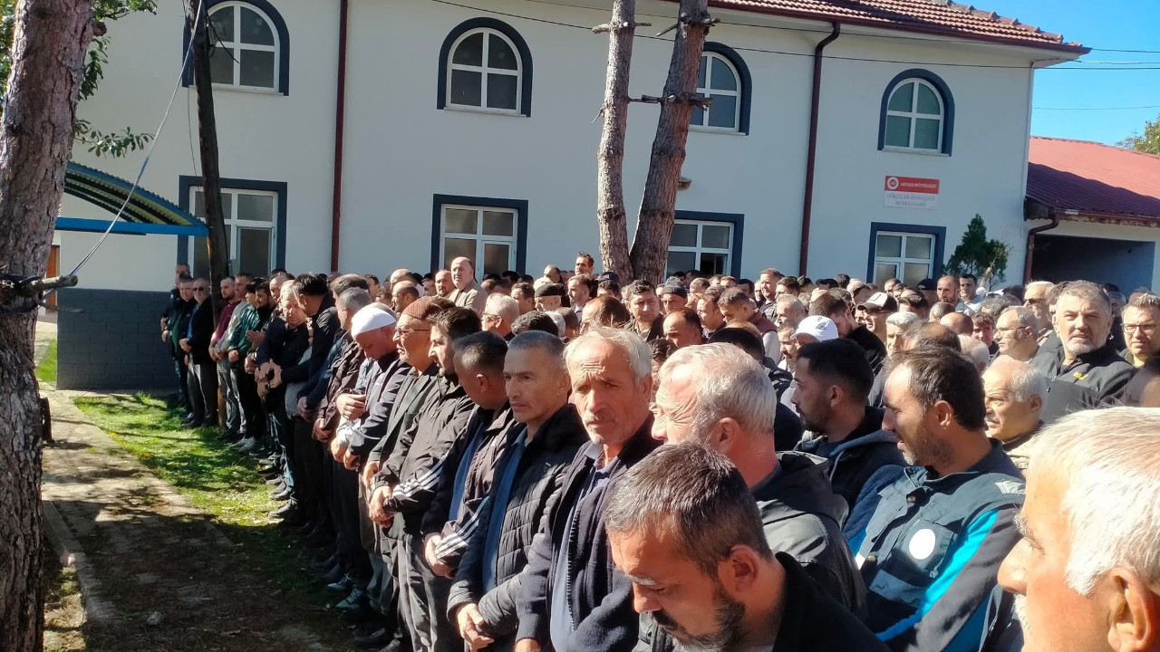 Kuyuya düşerek hayatını kaybeden işçi son yolculuğuna uğurlandı