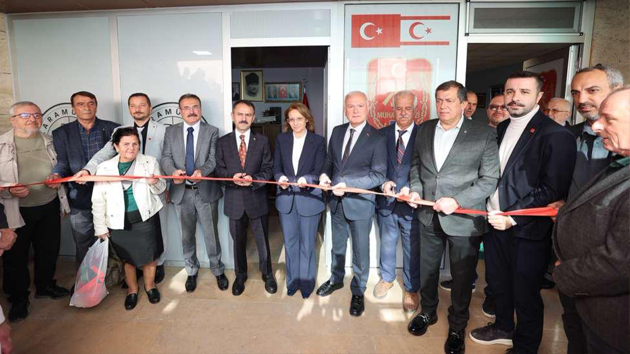 İlhami Aktaş, Karamürsel Muhtarlar Derneği hizmet binası açılışına katıldı