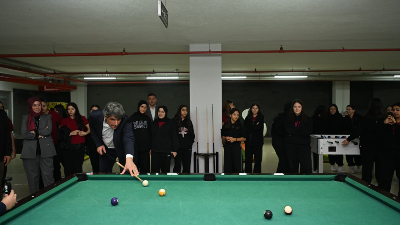 Mustafa Kocaman gençlerle bir araya geldi