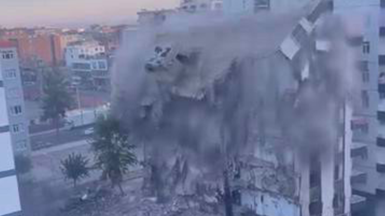 Diyarbakır’da 8 katlı bina tek dokunuşta yıkıldı!