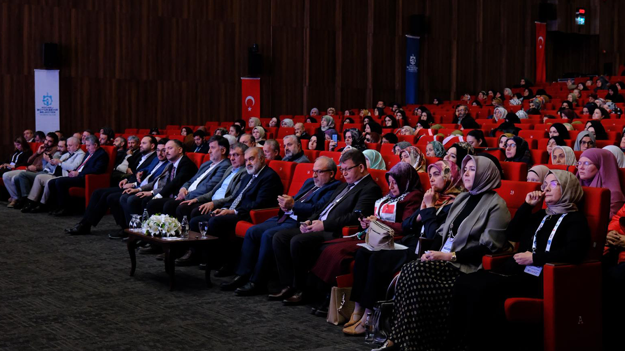 Prof. Dr. Abdullah Kahraman: Ölünceye kadar aile bizim cennetimizdir