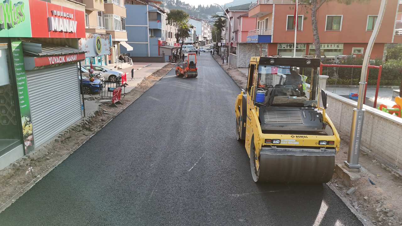 Başiskele'de asfalt çalışmaları devam ediyor
