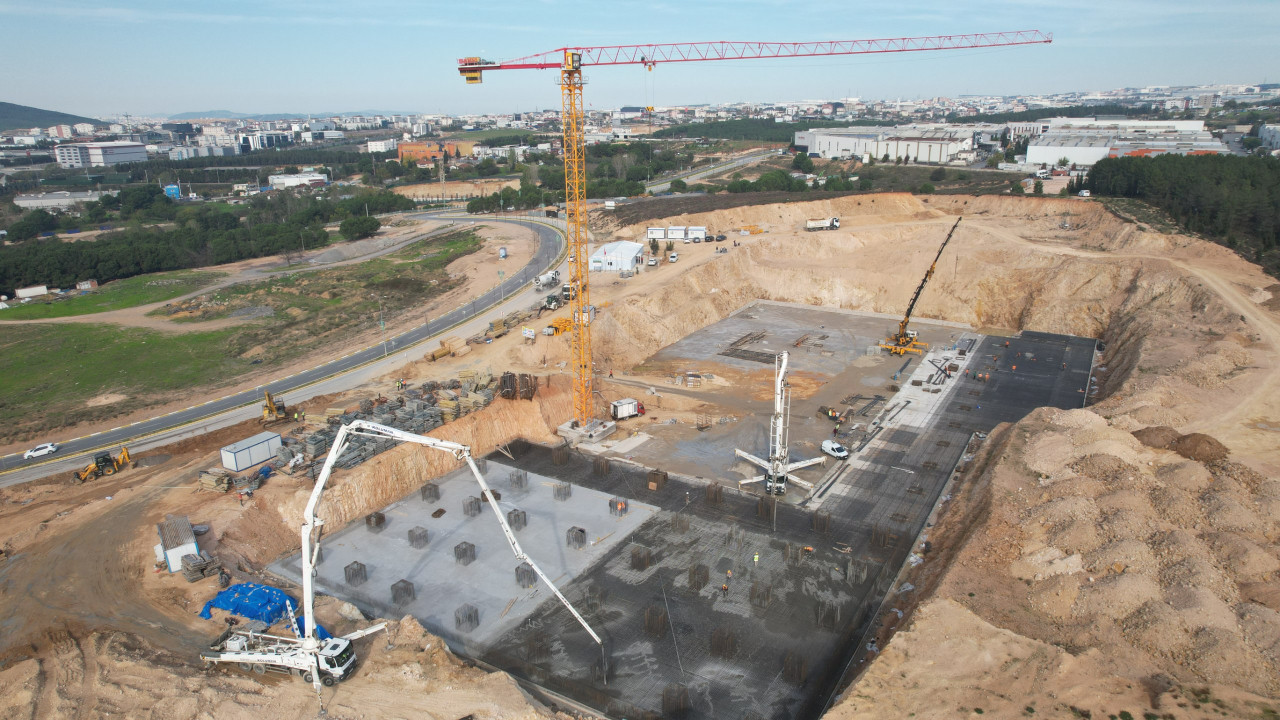 Çayırova Devlet Hastanesi’nde temel betonu dökülüyor