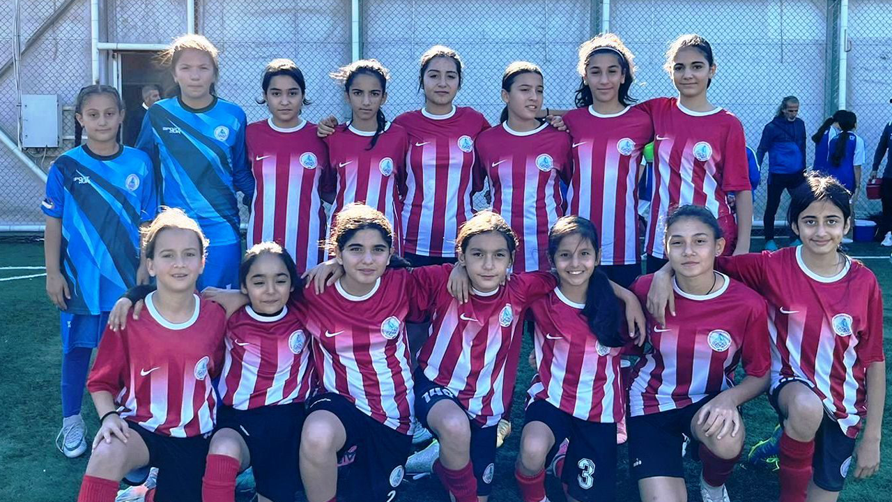 Körfez Gençlerbirliği Spor Kulübü U13 Kız Futbol Takımı'ndan şampiyonluk geldi!