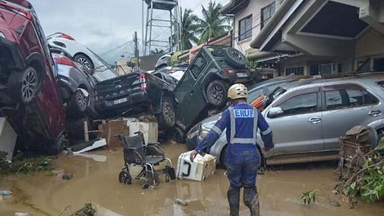 Filipinler'i tayfun vurdu: Ölü sayısı artıyor!