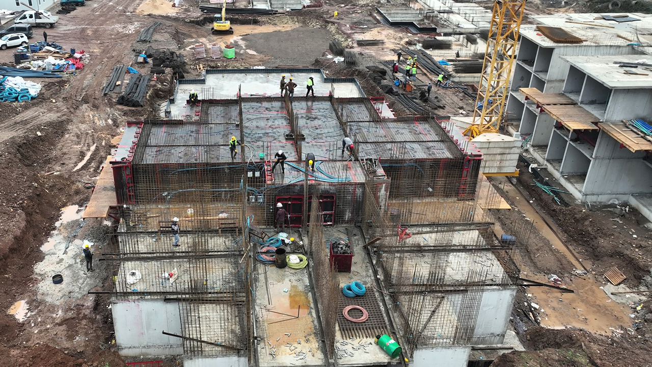 Kartepe Kent Konut Evleri'nde çalışmalar devam ediyor