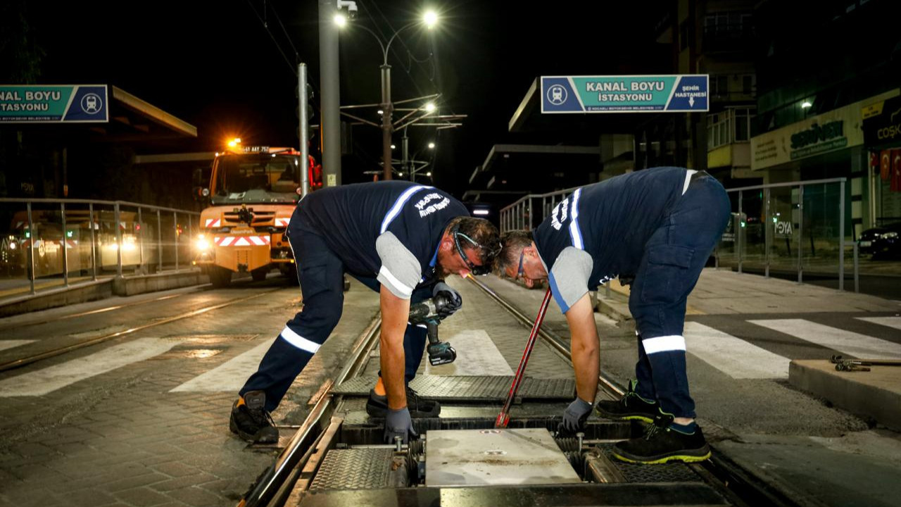 Tramvayda gündüz ulaşım, gece bakım