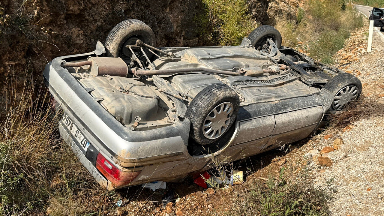 Burdur'da trafik kazası! Şarampole devrildi