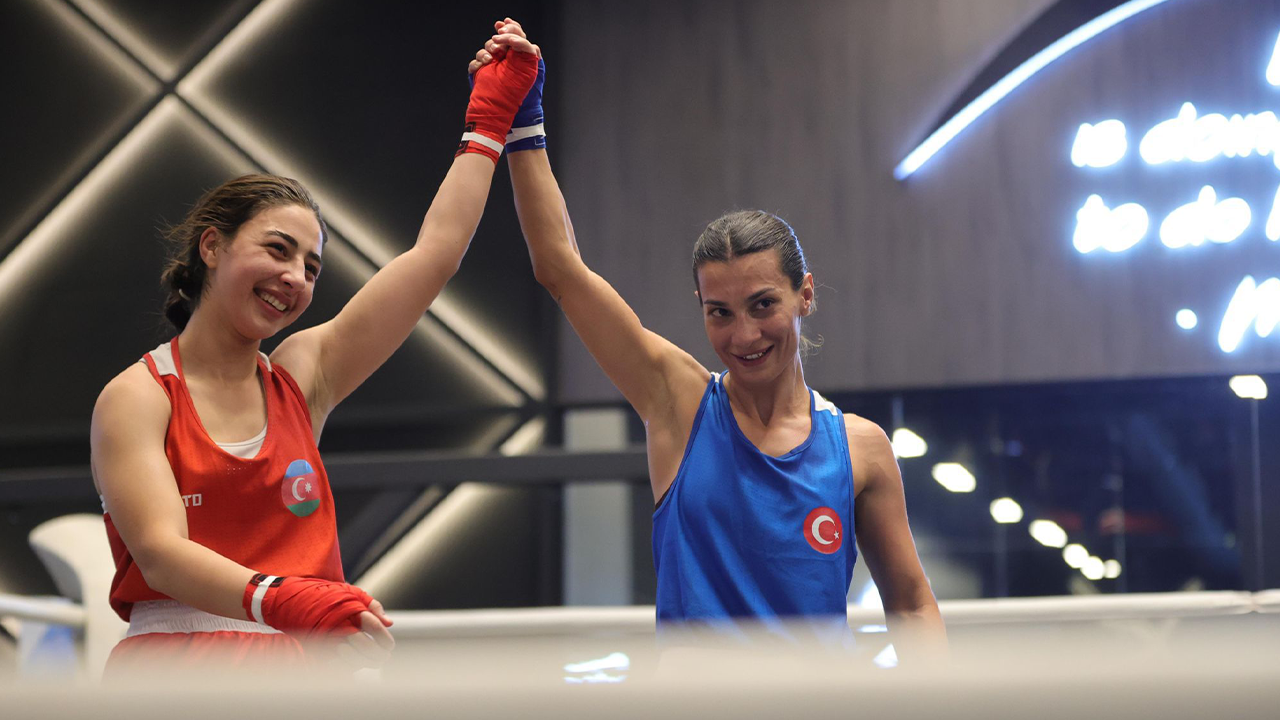 Ayşen Taşkın'dan altın madalya! Bayrağı göndere çekti