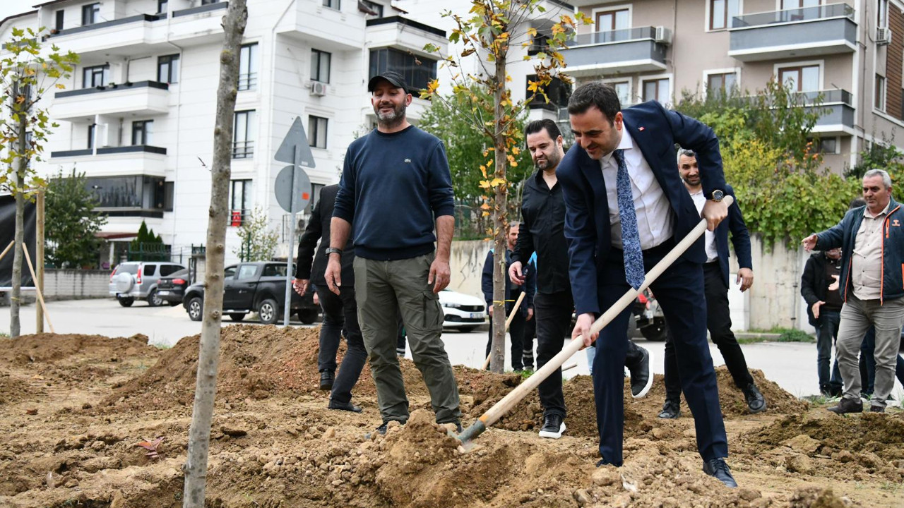 Başiskele'de fidanlar toprakla buluştu