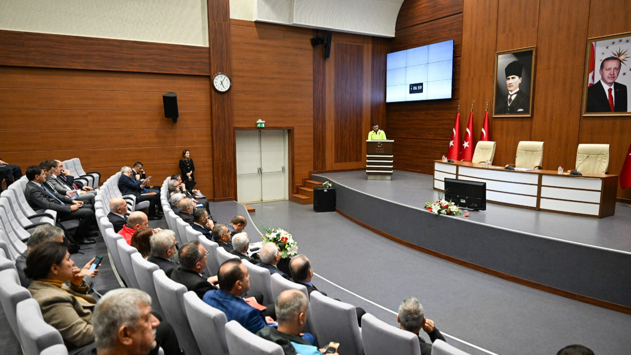 Kış Mevsimi Trafik Tedbirleri toplantısı Vali İlhami Aktaş başkanlığında yapıldı