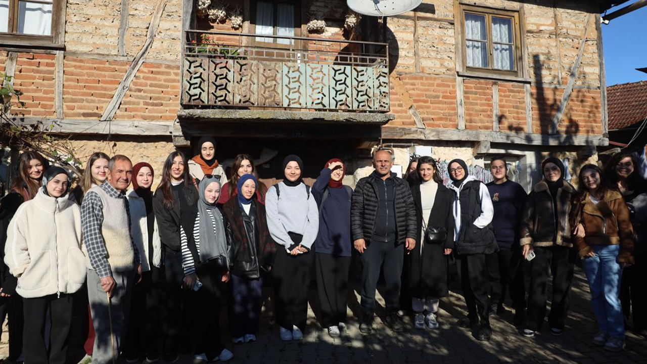 Şener Söğüt: Gençlerimizin enerjisi bize de güç veriyor