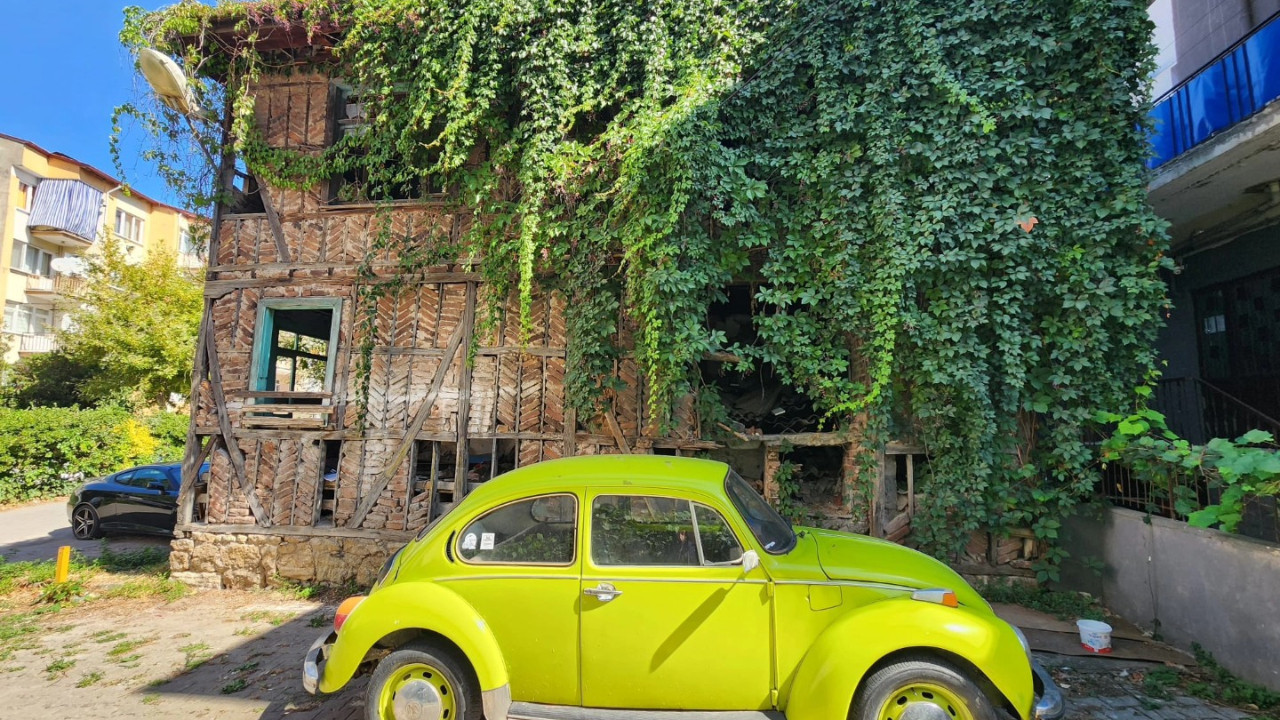 Gölcük'teki tarihi yapı kütüphane oluyor