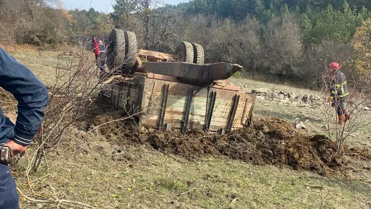 Kastamonu'da traktör devrildi!