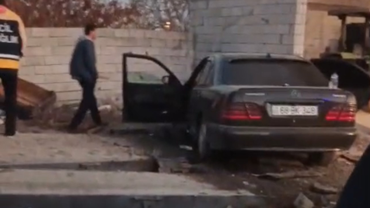 Kontrolden çıkan otomobil karşı yola savruldu: 1 kişi yaralandı