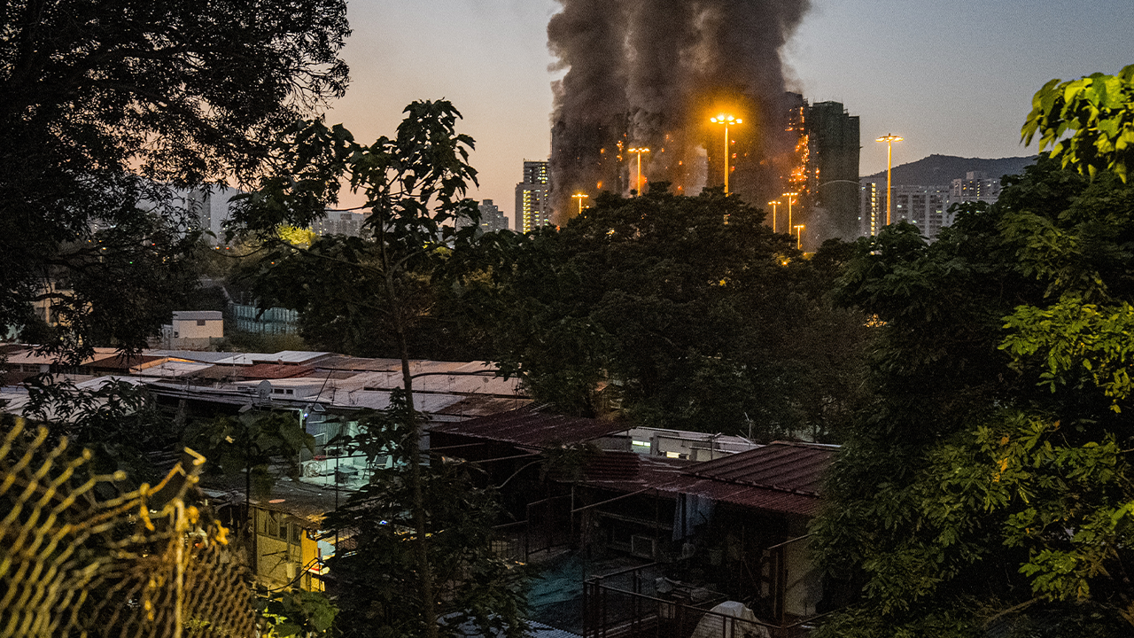 Hong Kong'daki yangın faciasında can kaybı 36'ya yükseldi