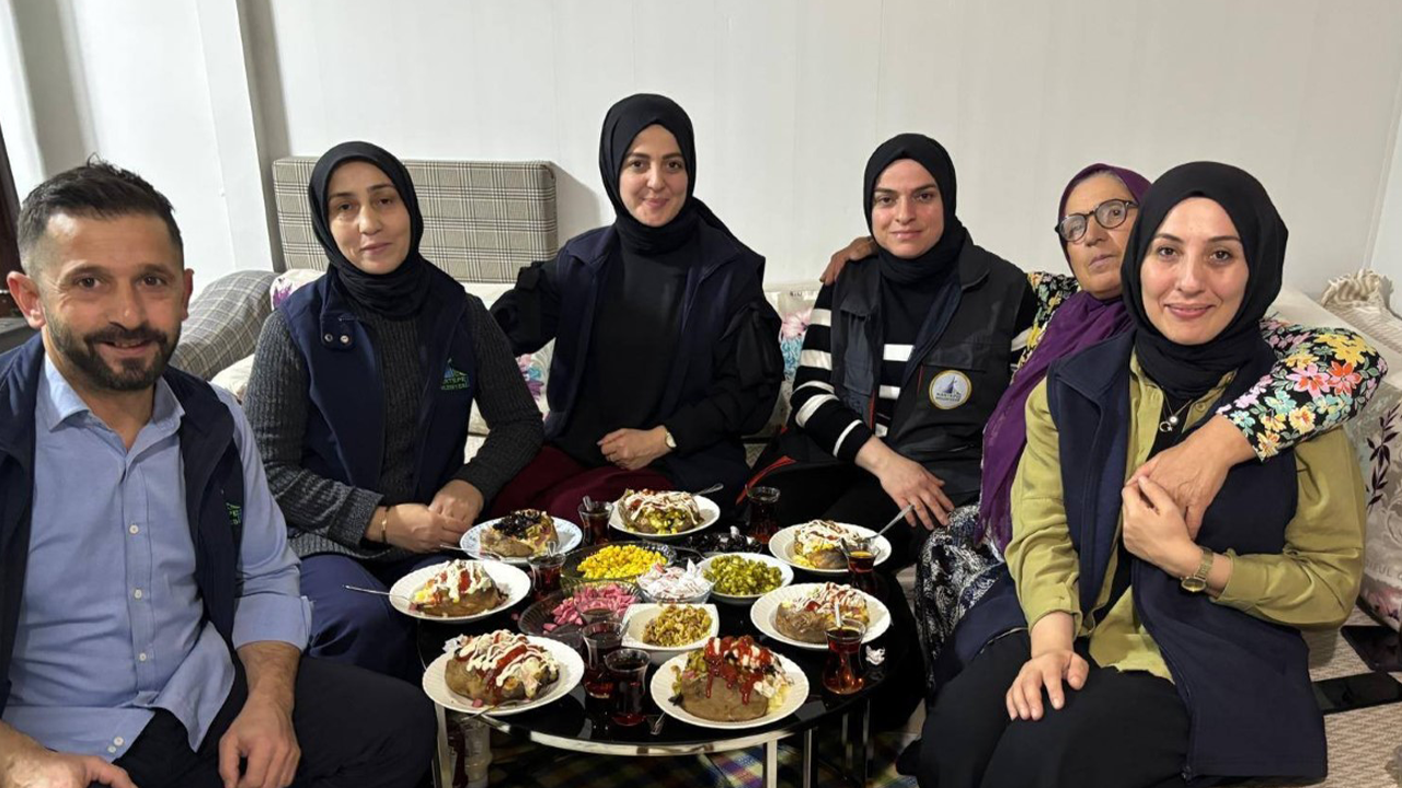 Kartepe Belediyesi Alo Evlat Sağlık Kulübü'nden manevi destek