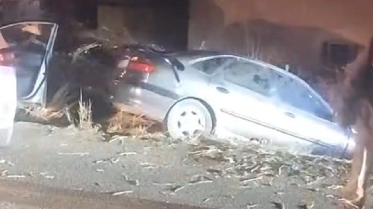 Şanlıurfa'da iki otomobil kafa kafaya çarpıştı: 1 ölü, 9 yaralı