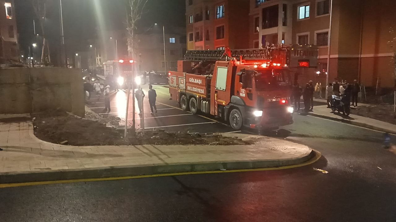 Şarjda bırakılan telefonun bataryası patladı