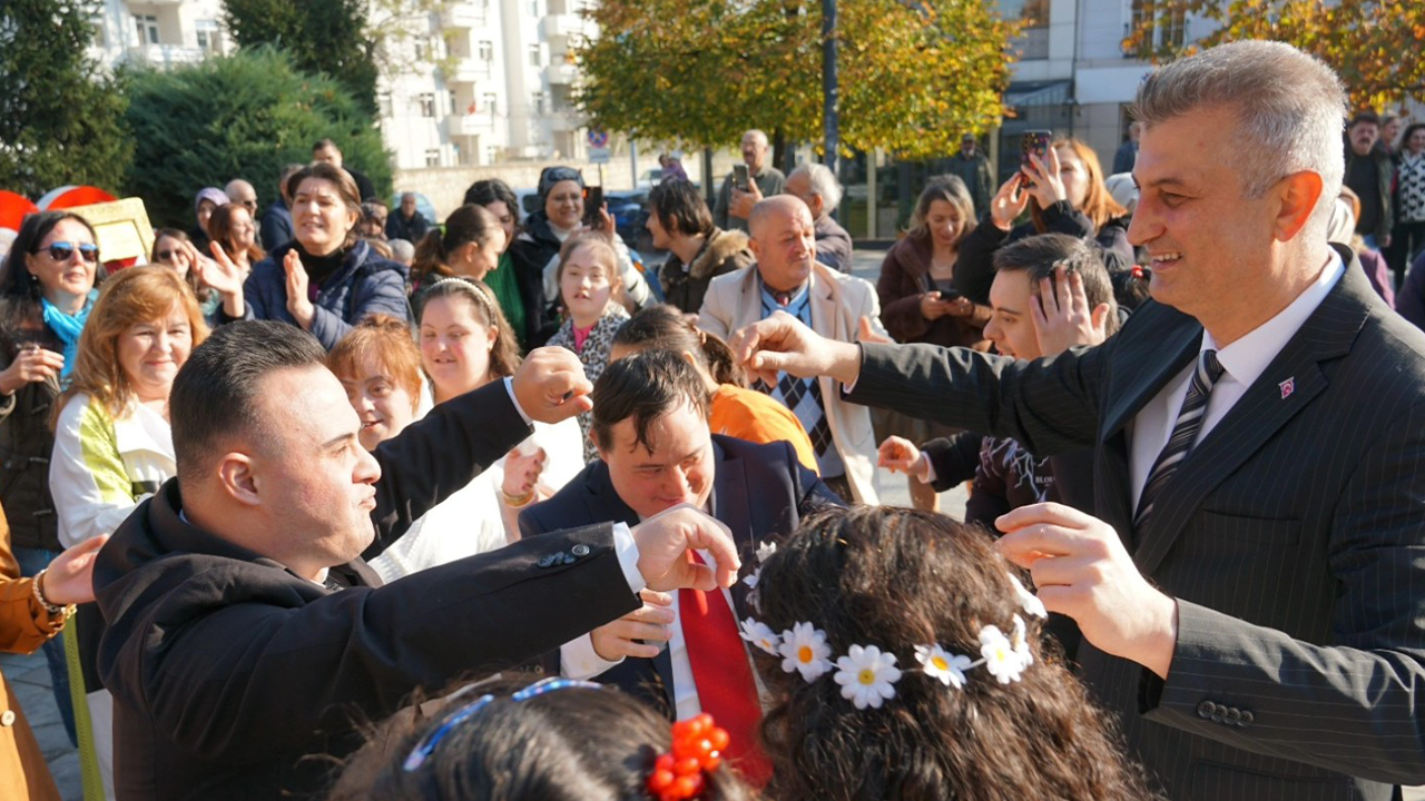 Ali Yıldırım Sezer özel bireylerle bir araya geldi: Her zaman yanınızdayız