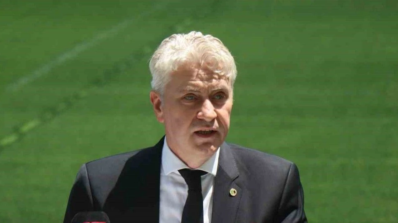 Sakaryaspor Başkanı istifa etti!