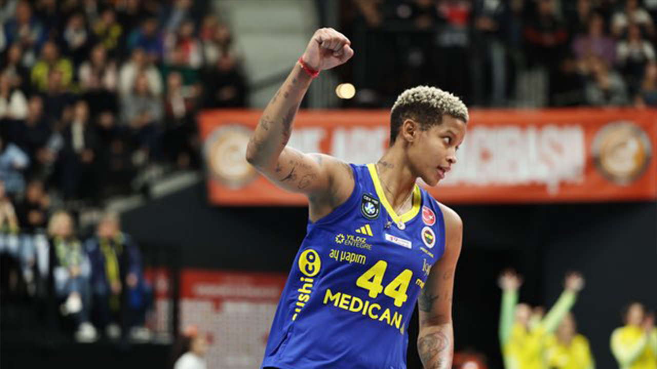 Fenerbahçe Kadın Voleybol Takımı İtalya'dan zaferle dönüyor: 0-3