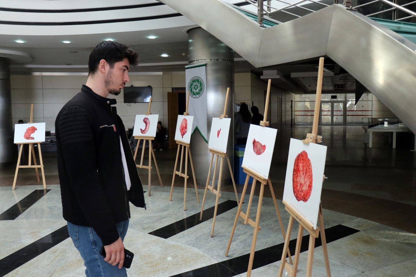 Kocaeli Üniversitesi Öğretim Üyesi öyle bir sergi açtı ki… - Resim: 1