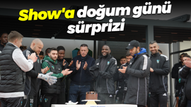 Cafumana Show'a doğum günü sürprizi: Ailemden uzağım ancak ikinci ailem burada