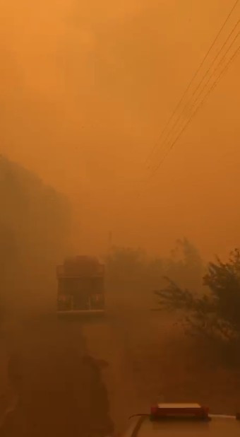 Karamürsel’deki yangın büyüyor… Orman yangınına havadan ve karadan müdahale ediliyor - Resim : 4