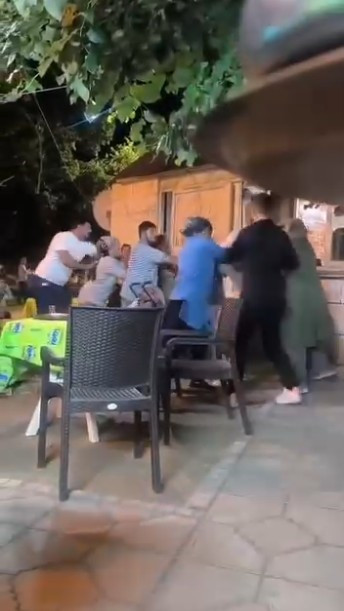 Kadınlar birbirine girdi! Saniye saniye kameralara yansıdı - Resim : 1