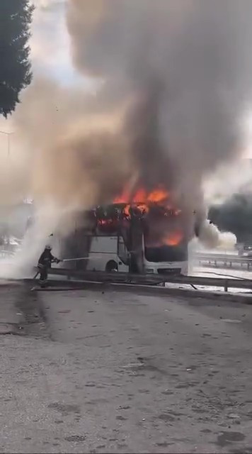 Yolcu otobüsü birdenbire yanmaya başladı! - Resim : 2