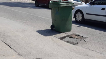 Cadde bir anda lağım suları ile doldu taştı