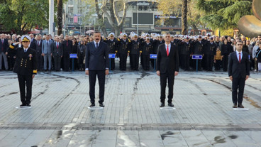 Mustafa Kemal Atatürk, Gölcük'te törenle anıldı