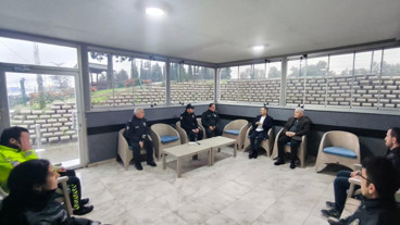 İlhami Aktaş, trafik uygulama noktasında incelemelerde bulundu