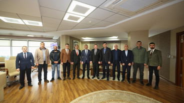 Tahir Büyükakın’ın yoğun ziyaretçi trafiği