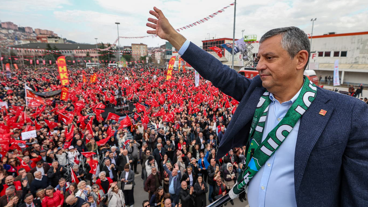 Özgür Özel’den Kocaeli’de “erken seçim” çağrısı