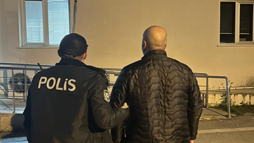 Aranan dolandırıcı yakalandı