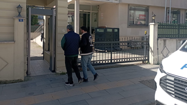 Kesinleşmiş hapis cezasıyla aranıyordu, yakayı ele verdi!