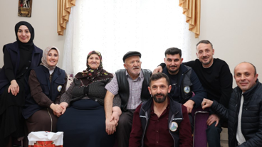 Kartepe’de Alo Evlat Sağlık Kulübü yaşlıları unutmadı