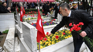 Kocaeli Valisi Aktaş’tan şehitliklere bayram ziyareti
