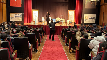 Kütüphaneler Haftası’nda öğrencilerin tiyatro keyfi