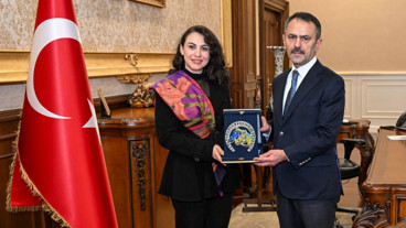 Somut Olmayan Kültürel Miras Taşıyıcısı Kübra Olçar Erden, Vali İlhami Aktaş'ı ziyaret etti