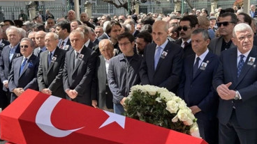 Kemal Kılıçdaroğlu, Özgür Özel ile tokalaşmadı