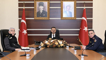 Vali İlhami Aktaş, İçişleri Bakanı Mustafa Çiftçi başkanlığında VKS üzerinden gerçekleştirilen toplantıya katıldı