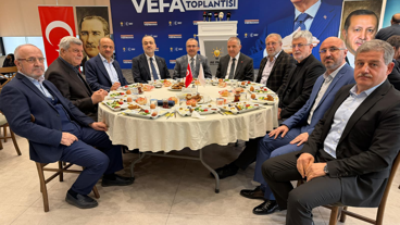 AK Parti eski yöneticileri "vefa" toplantısında bir araya geldi