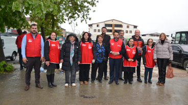 CHP İzmit İlçe Örgütü sahadan ayrılmıyor! Bu kez Yeşilova ve Yenidoğan’dalardı