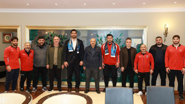 Güreş camiasından Zinnur Büyükgöz’e ziyaret