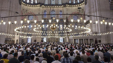 CUMA NAMAZI SAATLERİ 15 MAYIS 2026 | İstanbul, Kocaeli, Ankara'da Cuma Namazı Saat Kaçta Kılınacak?