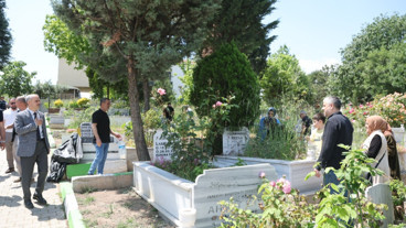 Çiftçi, kabir ziyareti yapan Çayırovalıları yalnız bırakmadı